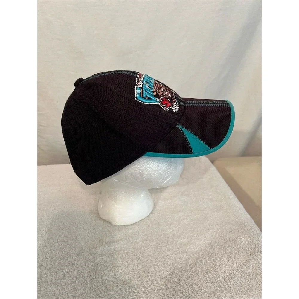 Vintage Vancouver Grizzlies Reebok FLEXFIT‎ Cap Black OSFA Unisex NBA